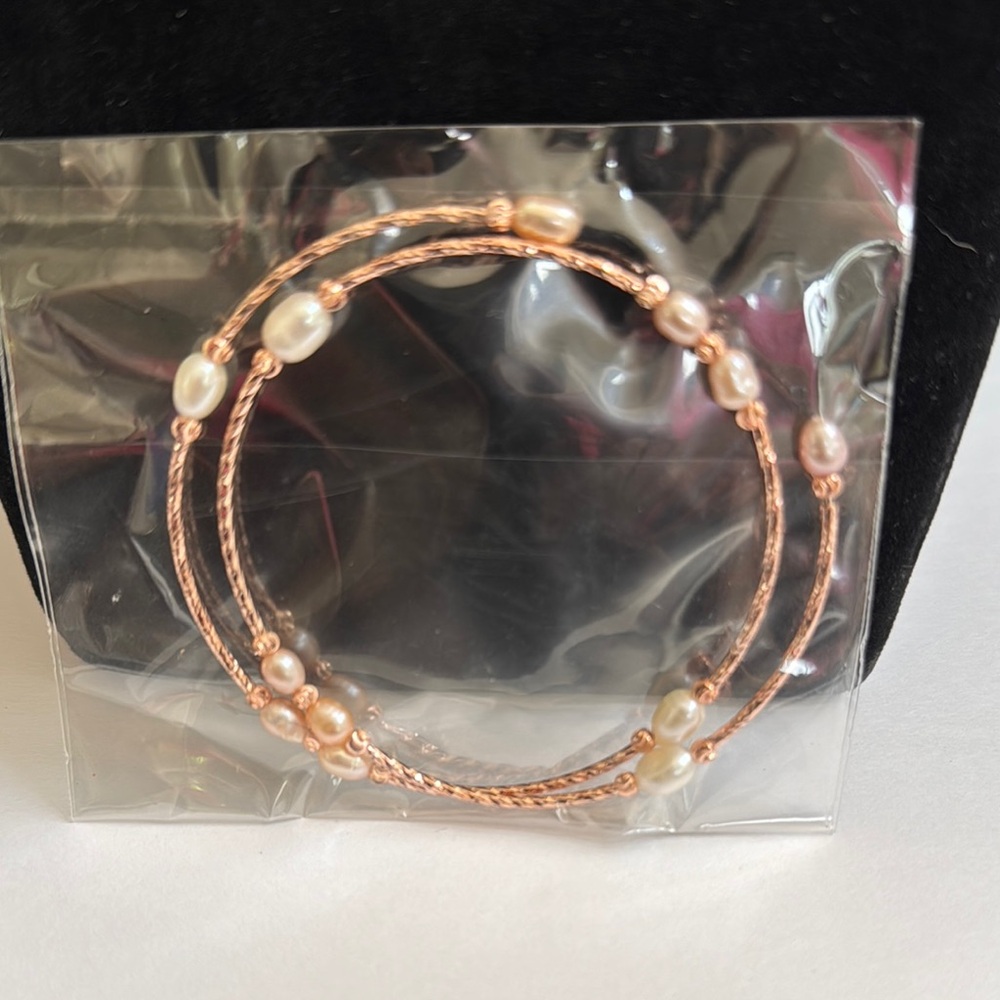 Elegant Pearl and Rose Gold Bracelet